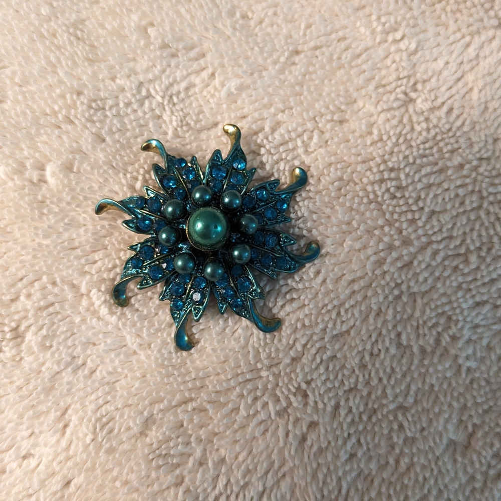 Vintage Blue Starburst Brooch
